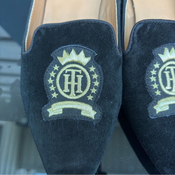 Tommy Hilfiger Loafer Flats Women Size 7 M Gold Crest Pointed Toe Low Heel - Picture 3 of 14